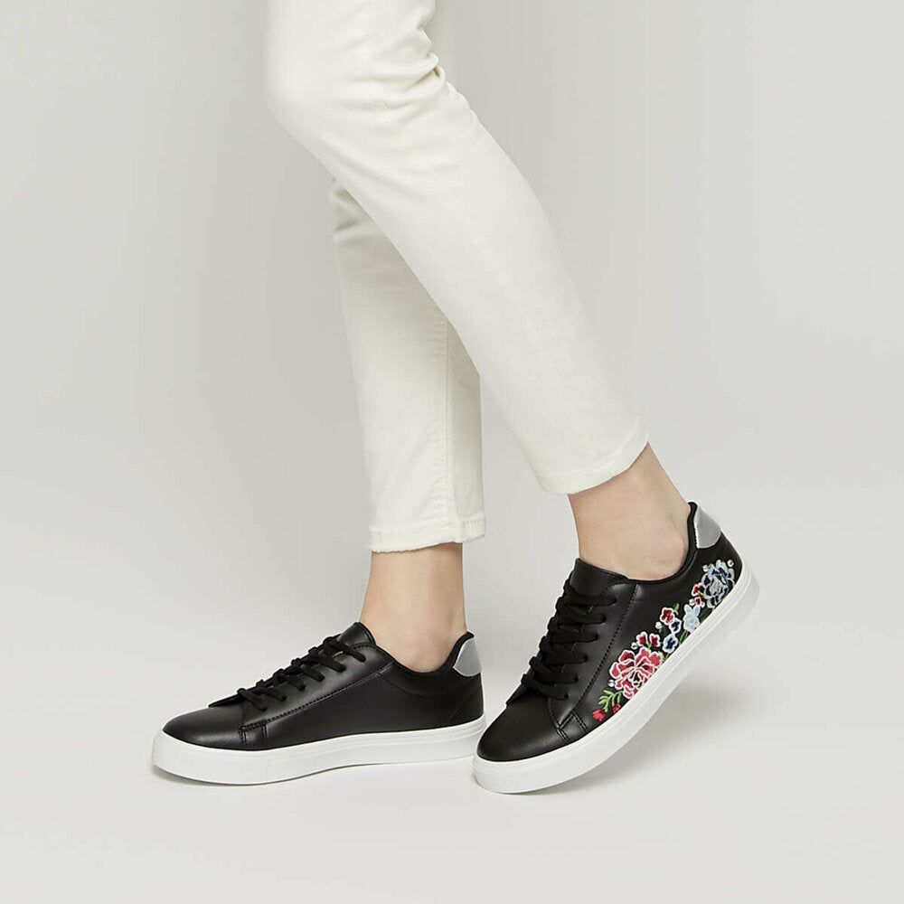 Women's Embroidered Black Shoes
