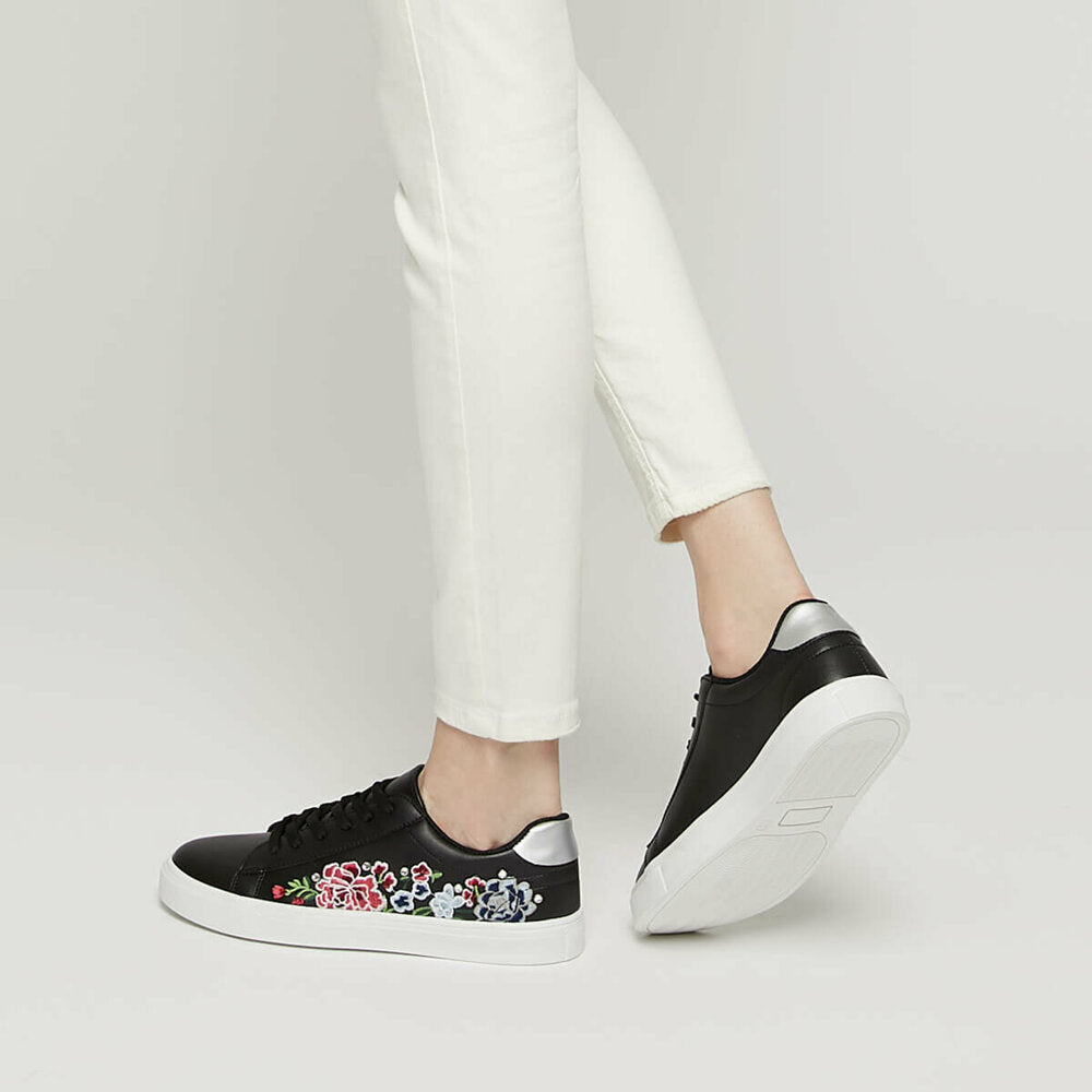 Women's Embroidered Black Shoes