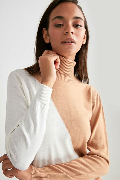 Women's Turtleneck Camel Tricot Sweater