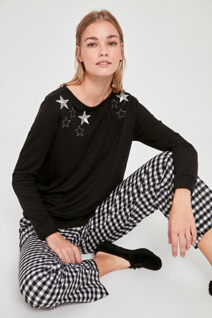 Women's Embroidered Black Sweatshirt