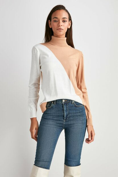 Women's Turtleneck Camel Tricot Sweater