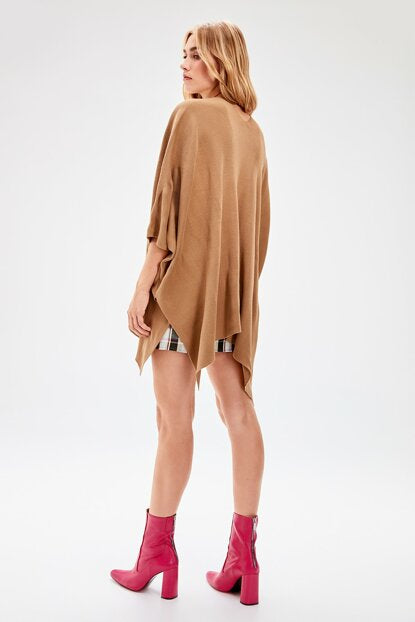 Women's Oversize V Neck Camel Tricot Sweater