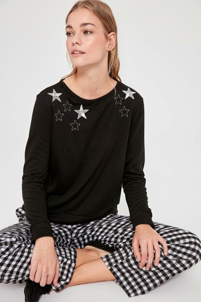 Women's Embroidered Black Sweatshirt