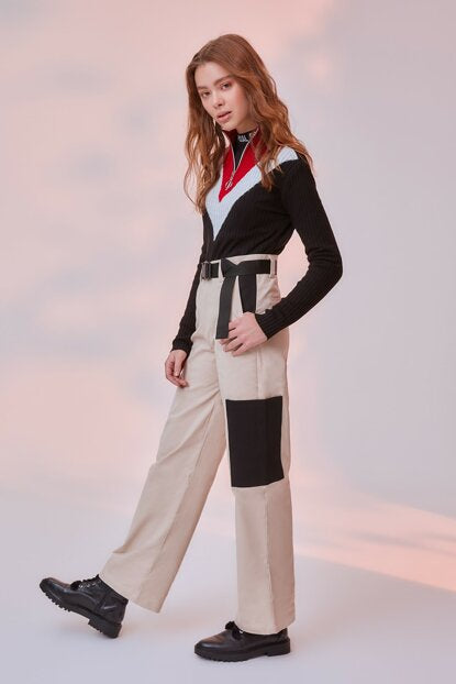 Women's Belted Beige Pants