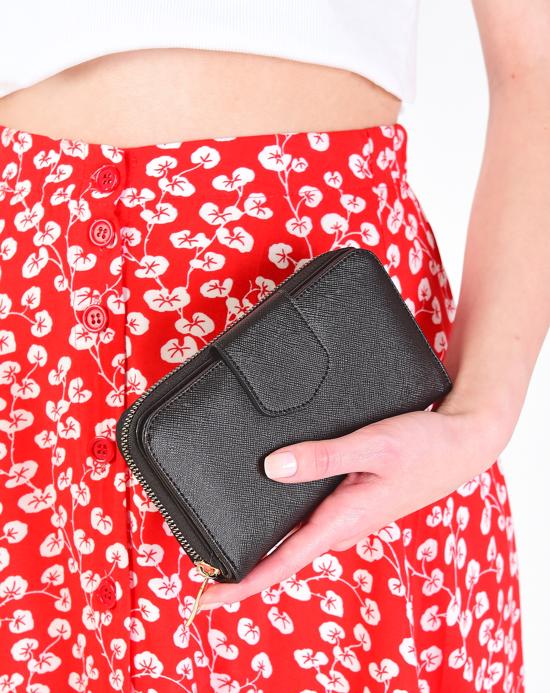 Women's Zipped Black Wallet