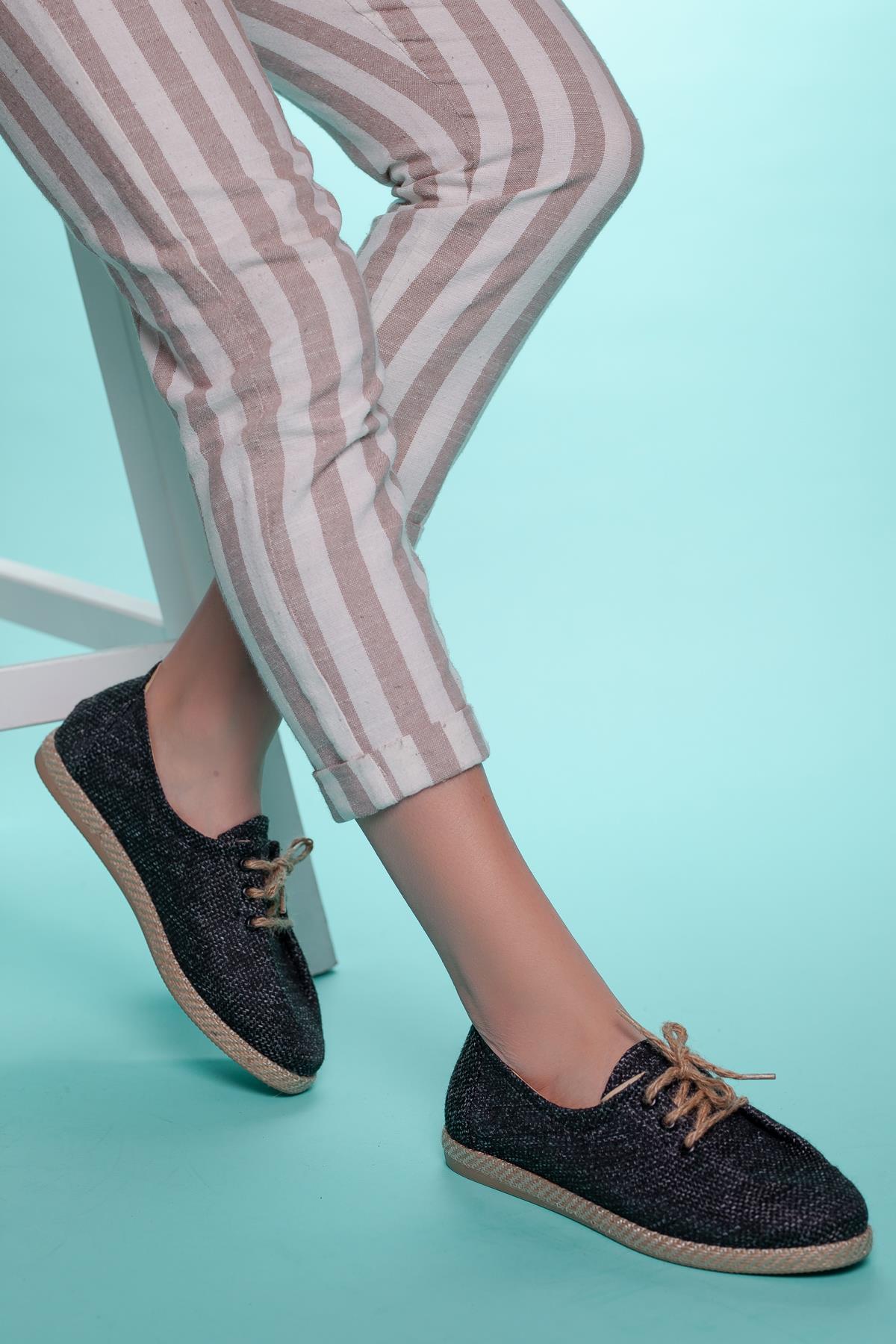 Women's Lace-up Casual Shoes