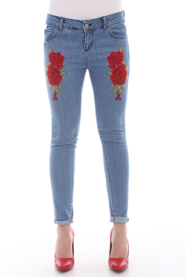 Women's Embroidered Blue Jeans