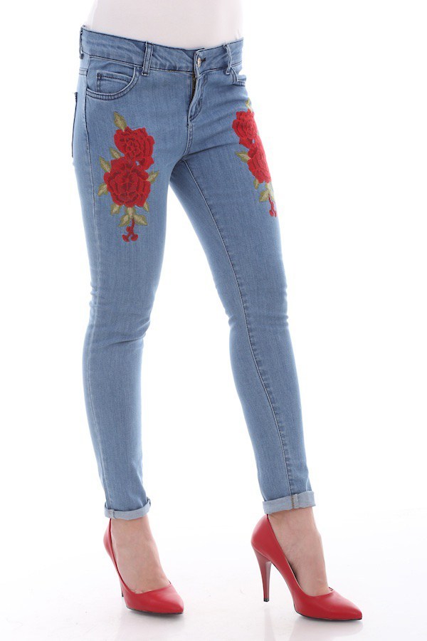 Women's Embroidered Blue Jeans