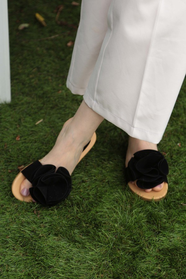Women's Floral Detail Black Slippers